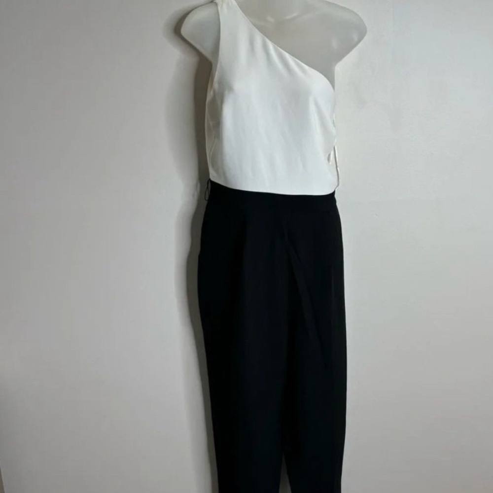 Banana Republic Black white Jumpsuit one shoulder with belt size 8 NWT